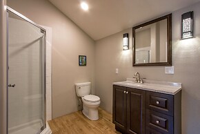 Gorge View 365 4 Bedroom Home by RedAwning