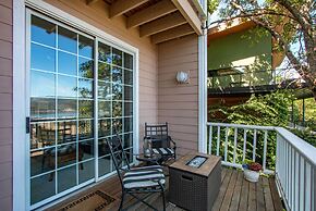 Gorge View 365 4 Bedroom Home by RedAwning