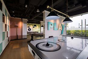 Komune Living & Wellness in the Park