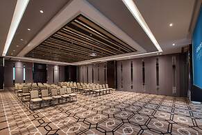 Komune Living & Wellness in the Park