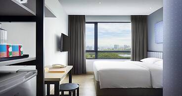 Komune Living & Wellness in the Park