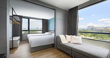 Komune Living & Wellness in the Park