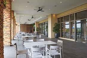 Komune Living & Wellness in the Park