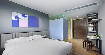 Komune Living & Wellness in the Park