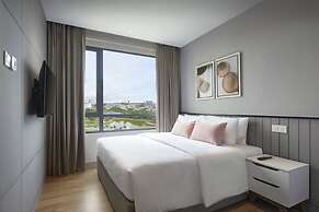 Komune Living & Wellness in the Park