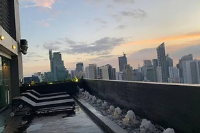 The Gramercy Residence Makati Suite Amazing View
