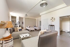 2732 Suite More by Barbarhouse