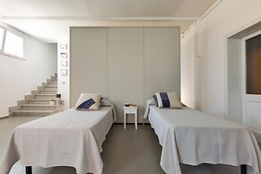 2732 Suite More by Barbarhouse