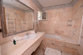 THE WHITE PALACE RABAT