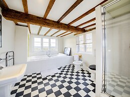 Brickbarns Farm House