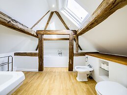 Brickbarns Farm House