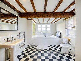 Brickbarns Farm House