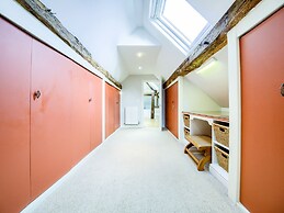 Brickbarns Farm House