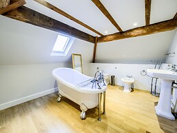 Brickbarns Farm House