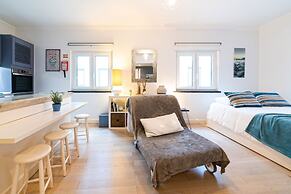 JOIVY Superb Studios In Cascais Centre