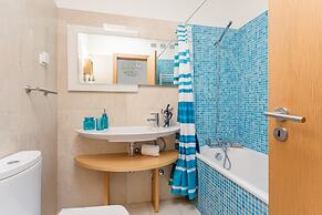 JOIVY Sleek House W/Balcony & 2 Terraces In Porto