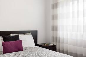 JOIVY Sleek House W/Balcony & 2 Terraces In Porto