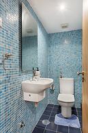 JOIVY Sleek House W/Balcony & 2 Terraces In Porto