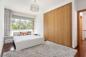 JOIVY Sleek House W/Balcony & 2 Terraces In Porto