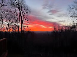 Above Sleepy Hollow - A Hidden Getaway