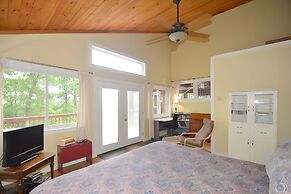 Above Sleepy Hollow - A Hidden Getaway