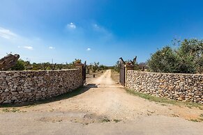 2073 Trulli li Corsari - Trullo Grande by Barbarhouse