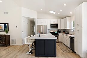 Experience Modern Luxury at Desert Hideaway