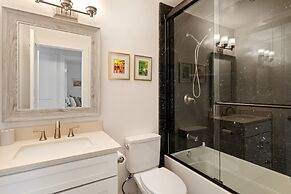 Experience Modern Luxury at Desert Hideaway