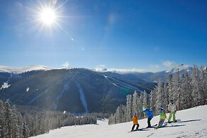 Brand New Clear Water Lofts - 2br Premier Condo - Kids Ski Free! 2 Bed