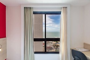 Suíte em Ponta Negra por Carpediem