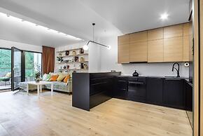 Lumina cozy 2-level apart with terrace