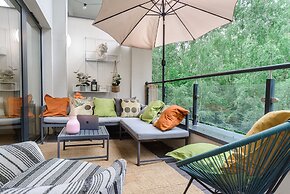 Lumina cozy 2-level apart with terrace