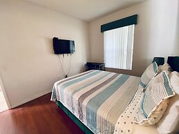 Huge Screened Patio That Overlooks Lake Buck, Near Famous Attractions!