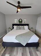 Amazing 3/2 Condo, Gated Community at Club Cortile!!