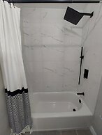 Amazing 3/2 Condo, Gated Community at Club Cortile!!