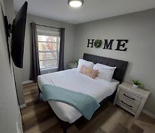 Amazing 3/2 Condo, Gated Community at Club Cortile!!