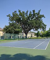 Amazing 3/2 Condo, Gated Community at Club Cortile!!