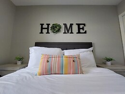 Amazing 3/2 Condo, Gated Community at Club Cortile!!