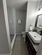 Amazing 3/2 Condo, Gated Community at Club Cortile!!