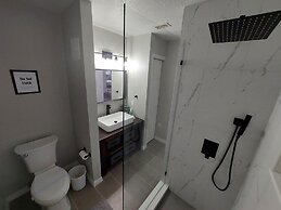 Amazing 3/2 Condo, Gated Community at Club Cortile!!