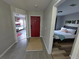 Amazing 3/2 Condo, Gated Community at Club Cortile!!