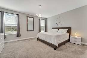 Storey Lake Resort, Private Pool, and Much More!!