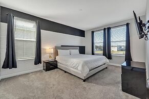 Storey Lake Resort, Private Pool, and Much More!!