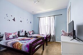 Gated Community, Private Pool and Game Room Near Disney!!!