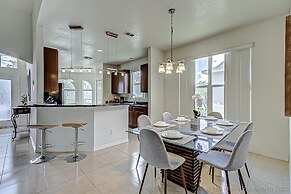 Gated Community, Private Pool and Game Room Near Disney!!!