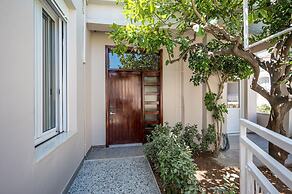 Sofia's Lemontree 3-bed House in Agios Nikolaos