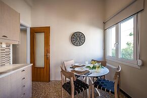 Sofia's Lemontree 3-bed House in Agios Nikolaos