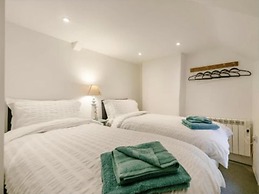 Charming 2-bed Cottage in Wadebridge, Cornwall