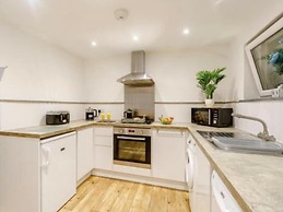 Charming 2-bed Cottage in Wadebridge, Cornwall