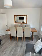 Impeccable 5-bed Apartment in Southend-on-sea